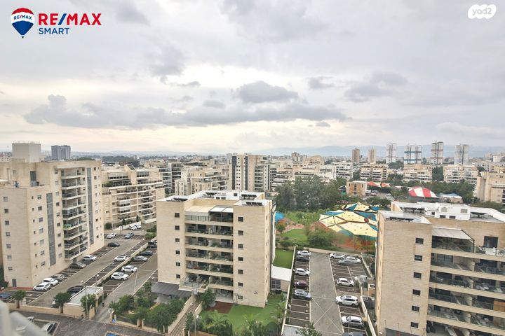 דירה, עפרה חזה, משכנות האומנים, קרית מוצקין