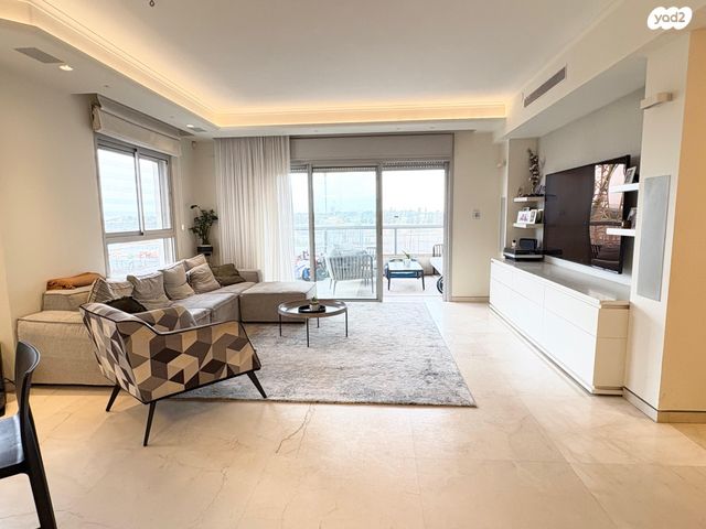 דירה, נווה גן, רמת השרון