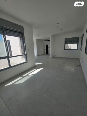 גג/ פנטהאוז, הרצוג, מרכז דרום, רעננה