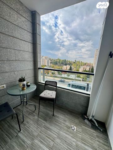 דירה, הנרייטה סולד, קרית היובל, ירושלים