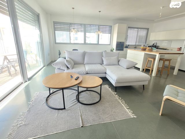 גג/ פנטהאוז, קיבוץ דליה, הוד השרון