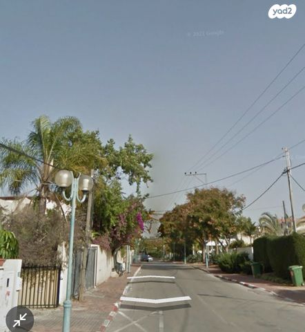 מגרשים, גולומב, גיל עמל, הוד השרון