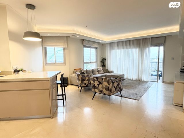 דירה, נווה גן, רמת השרון