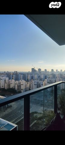 דירה, קרל פופר, נתניה