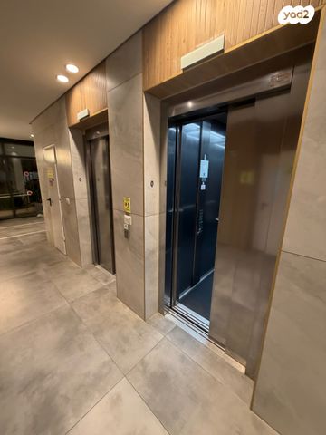 דירה, דבורה עומר, נאות שדה, רעננה