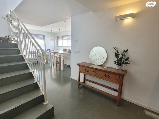 גג/ פנטהאוז, קיבוץ דליה, הוד השרון