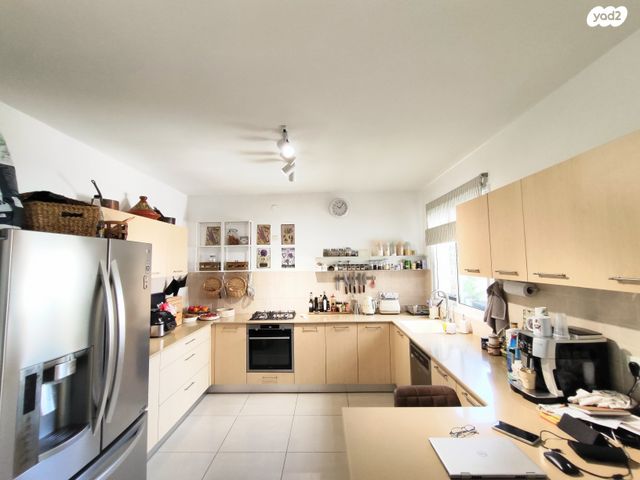 דירה, היסמין, הפרחים, כפר סבא