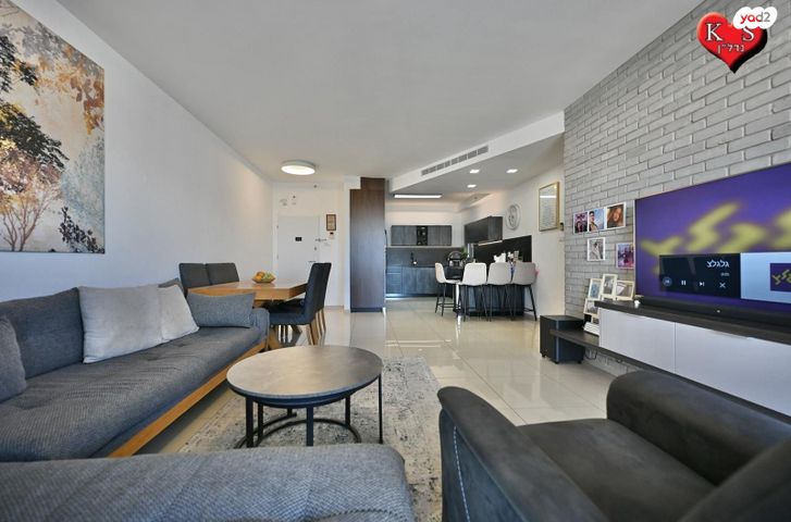 דירה, חתני פרס ישראל, באר יעקב