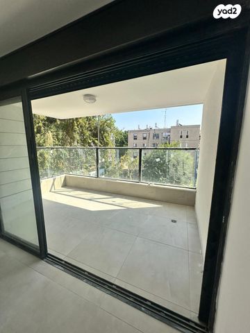 דירה, הדרור, נאות בן גוריון, יבנה