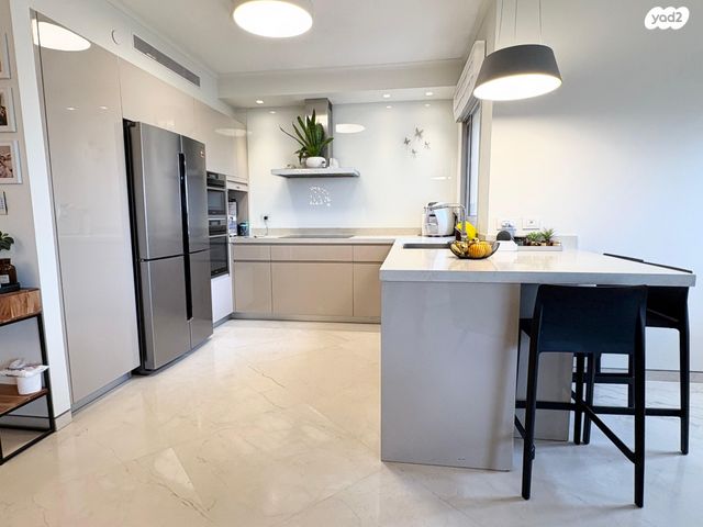 דירה, נווה גן, רמת השרון