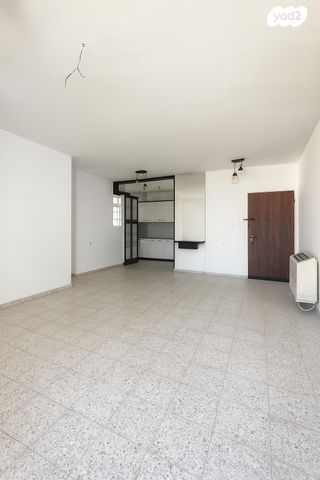 דירה, אברבנאל 12, רמב"ם, ראשון לציון