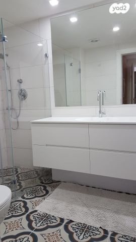 דירת גן, הרצליה