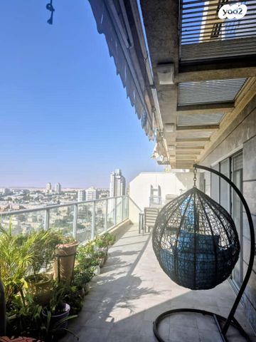 גג/ פנטהאוז, יצחק רגר 53, שכונה ב', באר שבע