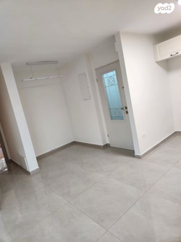 דירת גן, דב גרונר, ירושלים