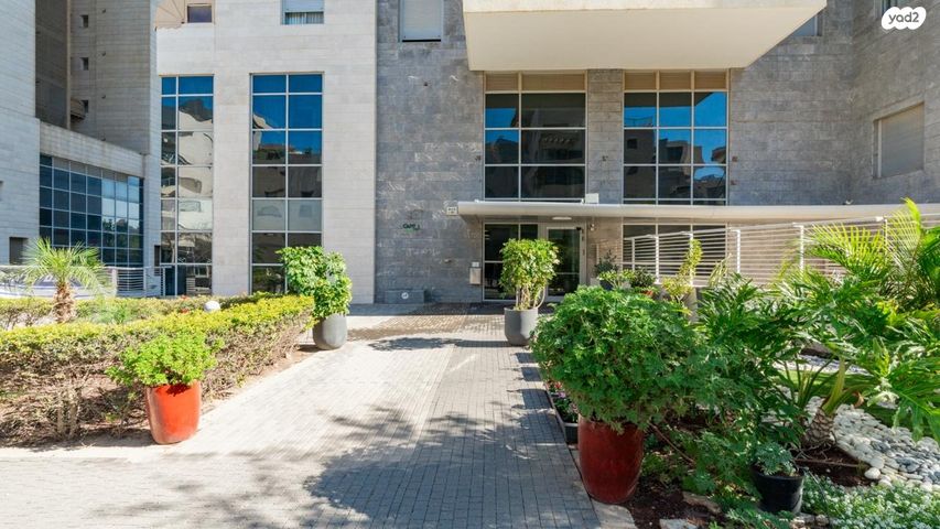 גג/ פנטהאוז, יצחק רגר 53, שכונה ב', באר שבע