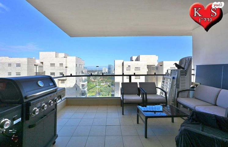 דירה, חתני פרס ישראל, באר יעקב