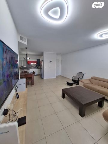 דירת גן, שדרות בגין, נוף הדר, כפר יונה