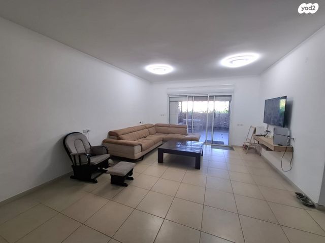 דירת גן, שדרות בגין, נוף הדר, כפר יונה