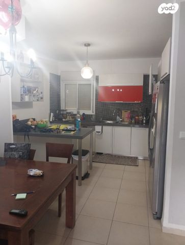 דירת גן, שדרות בגין, נוף הדר, כפר יונה