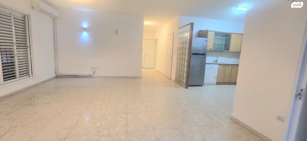 דירה, יוסף צבי, אזור הבילויים, רמת גן