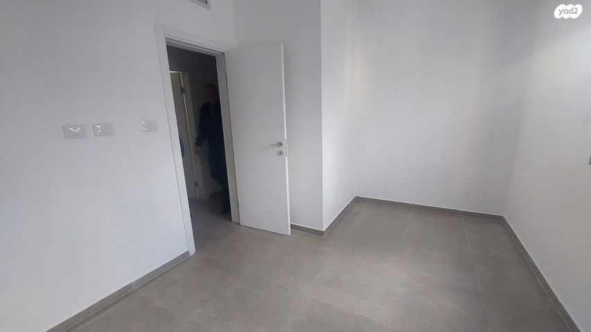 דירה, הצבעוני 21, רובע ח', אשדוד