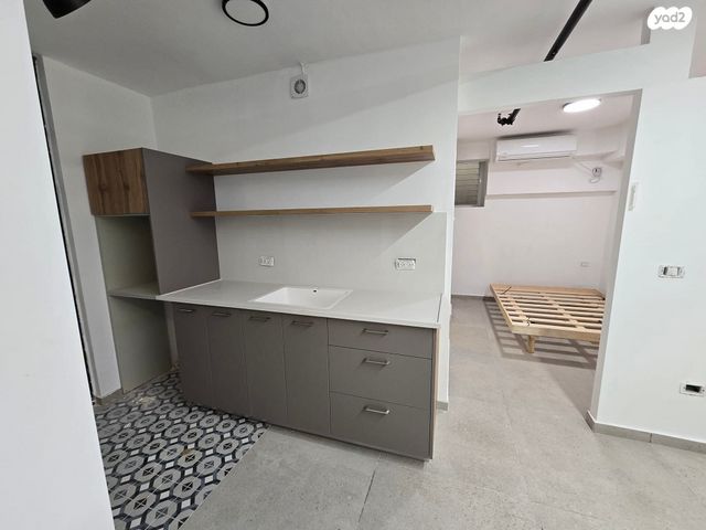 מרתף/ פרטר, כפר גלעדי 17, פלורנטין, תל אביב יפו