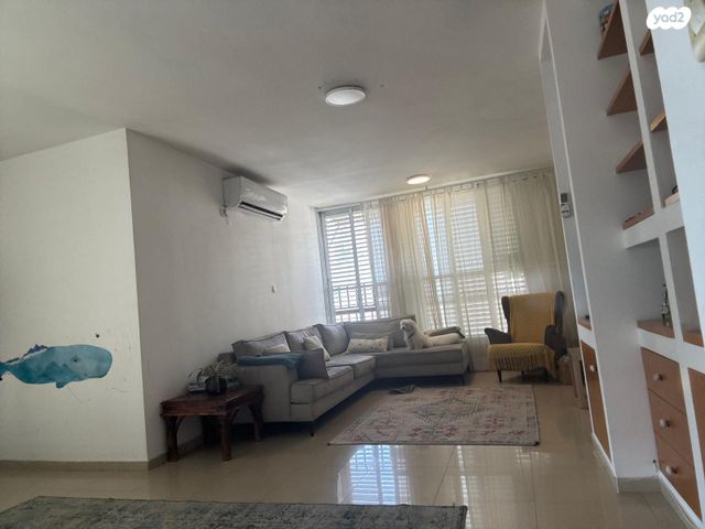 דירה, עליית הנוער 14, נחלת יצחק, תל אביב יפו