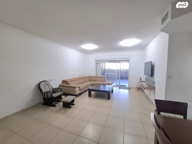 דירת גן, שדרות בגין, כפר יונה