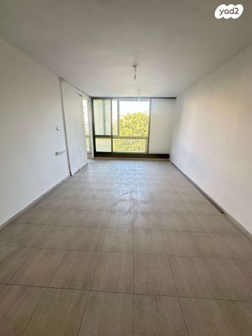 אריה בן אליעזר 56