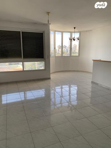 דירה, הפרדס הראשון, כצנלסון, ראשון לציון