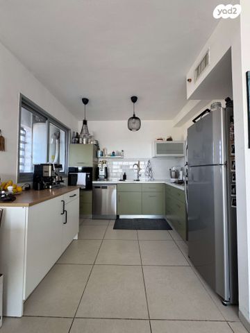 דירה, השרון, הפרחים, כפר סבא