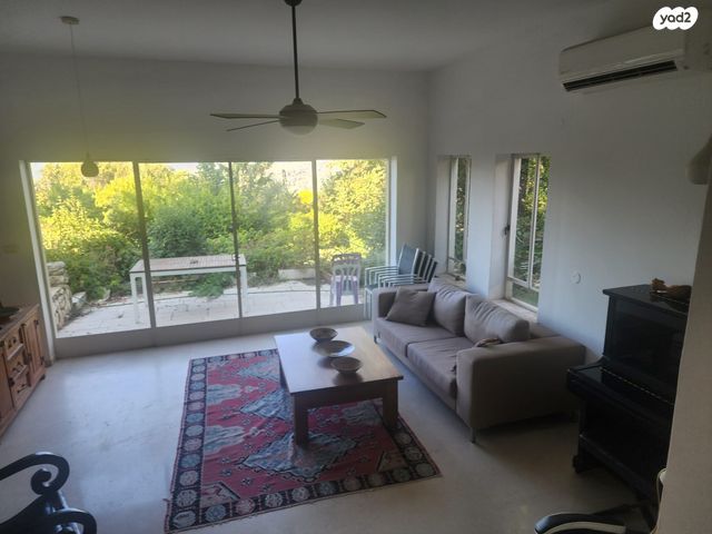 בית פרטי/ קוטג', מורן, שאר העיר, כפר ורדים