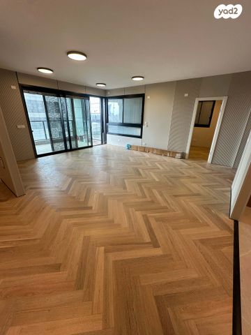 דירה, יהודה עמיחי, תכנית ל', למד, תל אביב יפו