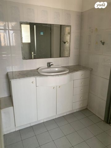 דירה, הפרדס הראשון, כצנלסון, ראשון לציון