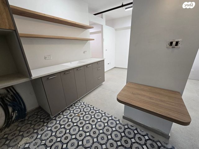 מרתף/ פרטר, כפר גלעדי 17, פלורנטין, תל אביב יפו