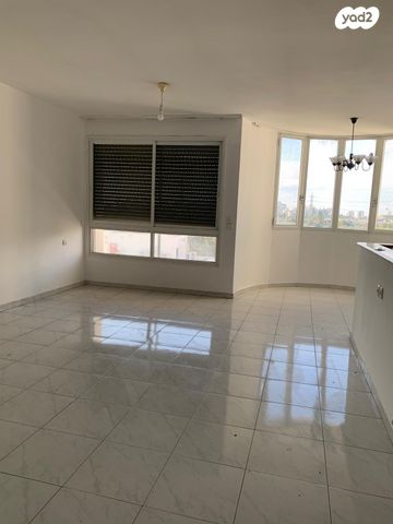 הפרדס הראשון 