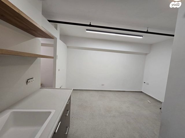 מרתף/ פרטר, כפר גלעדי 17, פלורנטין, תל אביב יפו