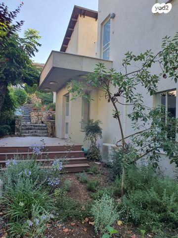 בית פרטי/ קוטג', מורן, שאר העיר, כפר ורדים