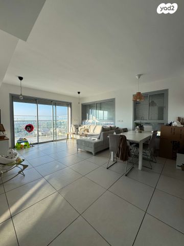 דירה, השרון, הפרחים, כפר סבא