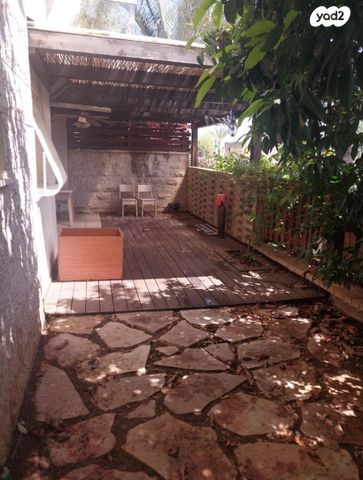 דירת גן, שדרות בגין, נוף הדר, כפר יונה