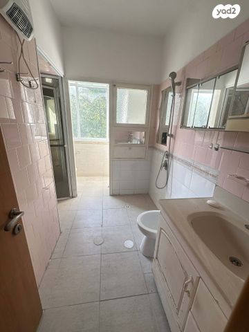 דירה, אריה בן אליעזר 56, נווה יהושע, ערמונים, רמת גן