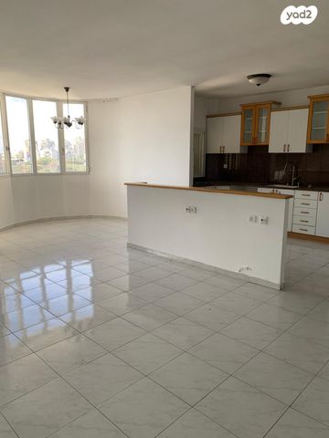 דירה, הפרדס הראשון, כצנלסון, ראשון לציון