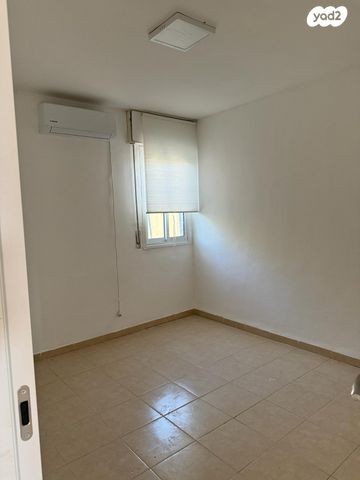 דירה, ז'בוטינסקי, גבעה א', שביט, קרית אתא