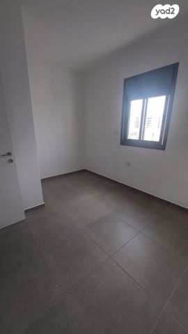 דירה, הצבעוני 21, רובע ח', אשדוד