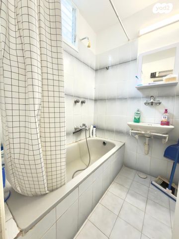 דירה, מעלה הגיבורים, בן דור, נשר