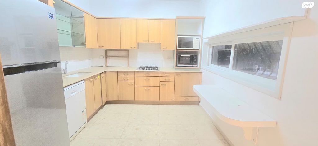 דירה, יוסף צבי, אזור הבילויים, רמת גן