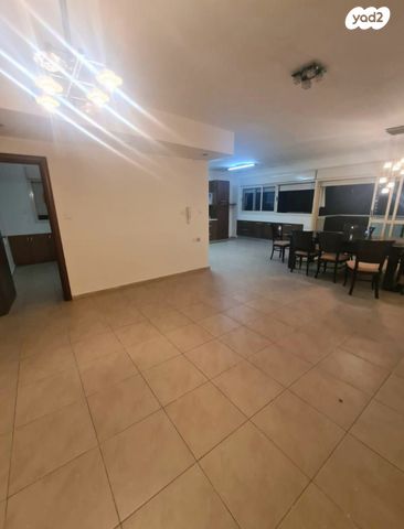 דירה, האלוף נחמיה תמרי, עליות, רמת גן