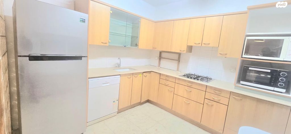 דירה, יוסף צבי, אזור הבילויים, רמת גן