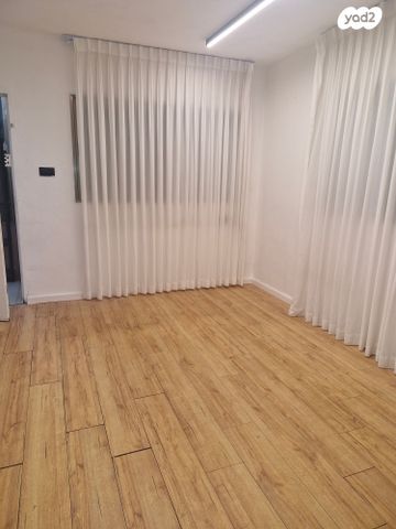 דירה, ההסתדרות 32, רחובות