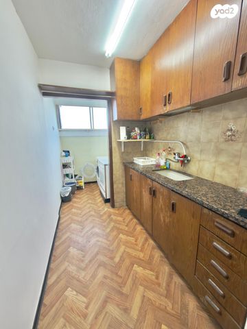 דירה, מעלה הגיבורים, בן דור, נשר